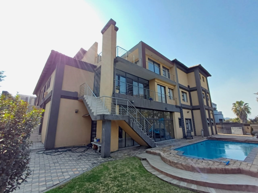 5 Bedroom Property for Sale in Xanadu Eco Park North West